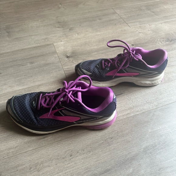 Women’s Brooks Ravenna 8 - size 9 - navy and purple - Picture 4 of 9